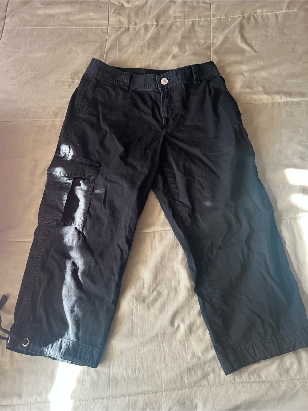 Liz Claiborne Black Women's Capris with Cargo Pocket